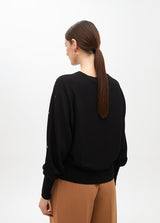 JERSEY MAITE COM APLICAÇÃO ILHÓS MANGA CAÍDA - Carla Valente