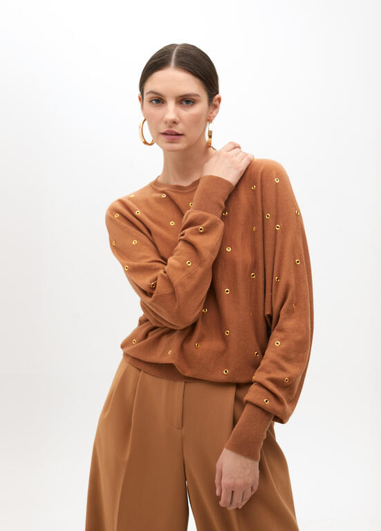 JERSEY MAITE COM APLICAÇÃO ILHÓS MANGA CAÍDA - Carla Valente