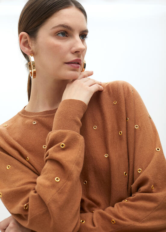 JERSEY MAITE COM APLICAÇÃO ILHÓS MANGA CAÍDA - Carla Valente