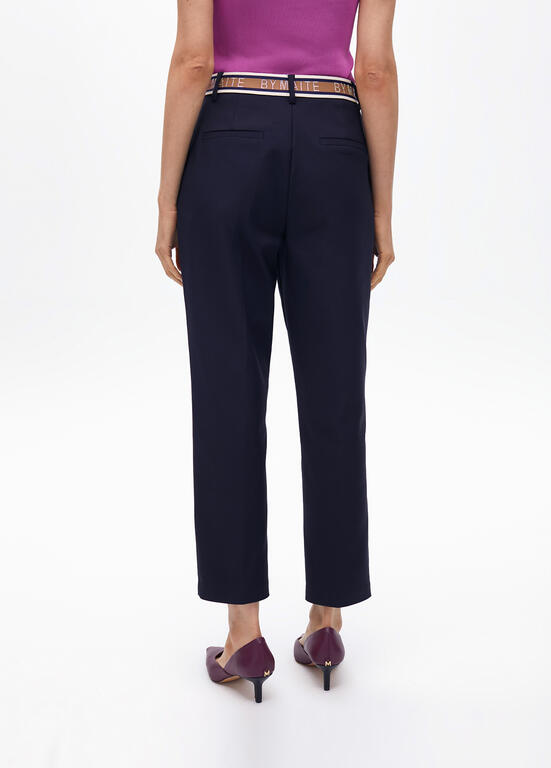 CALÇA MAITE CHINO ELÁSTICA  LOGOTIPADA E STRASS - Carla Valente