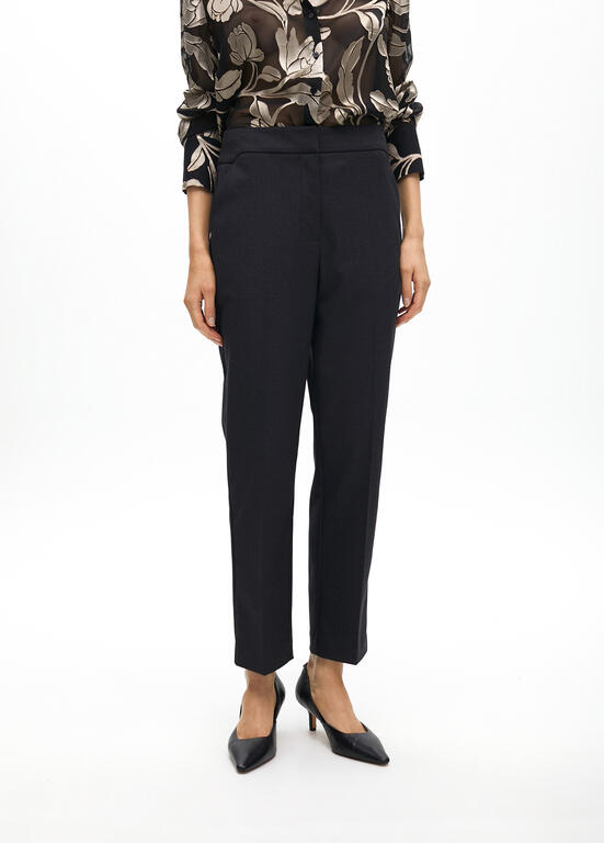 CALÇA MAITE CHINO COM DETALHE NA CINTURA - Carla Valente