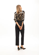 CALÇA MAITE CHINO COM DETALHE NA CINTURA - Carla Valente