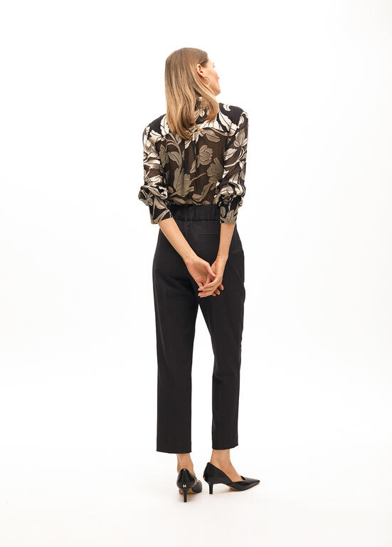 CALÇA MAITE CHINO COM DETALHE NA CINTURA - Carla Valente