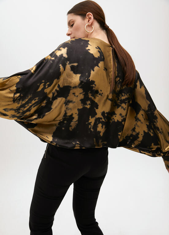 BLUSA MAITE ESTAMPADA COM MANGA ASSIMÉTRICA - Carla Valente
