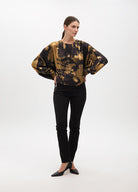 BLUSA MAITE ESTAMPADA COM MANGA ASSIMÉTRICA - Carla Valente