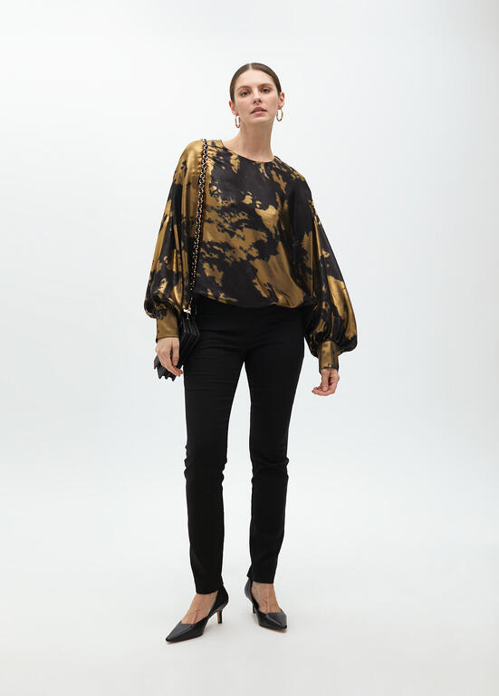 BLUSA MAITE ESTAMPADA COM MANGA ASSIMÉTRICA - Carla Valente