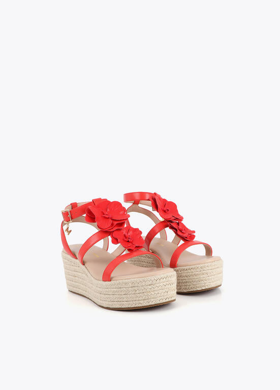 SAPATO MAITE CUNHA COM ADORNOS FLORAIS - Carla Valente