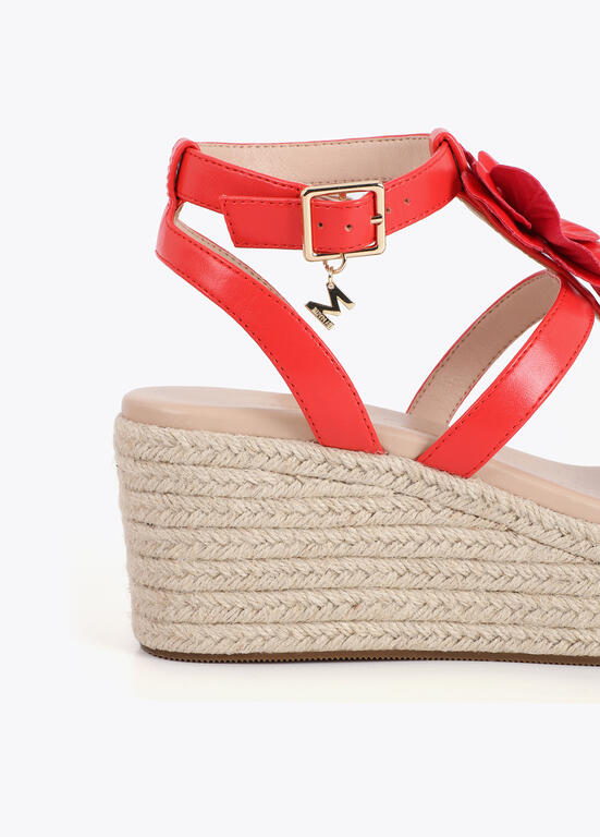 SAPATO MAITE CUNHA COM ADORNOS FLORAIS - Carla Valente