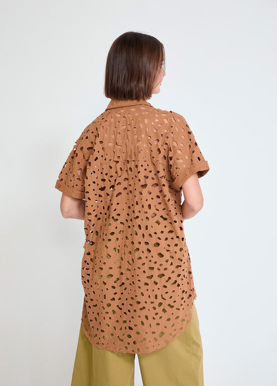 CAMISA MAITE RETA PERFURADOS BORDADOS - Carla Valente