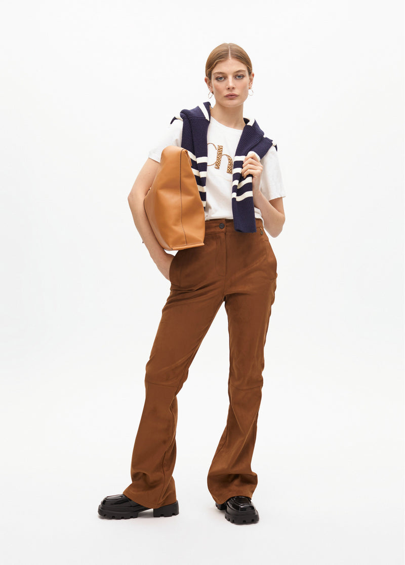 CALÇA LOLA CASADMNT BOCA DE SINO EM SUEDE SINTETICO - Carla Valente